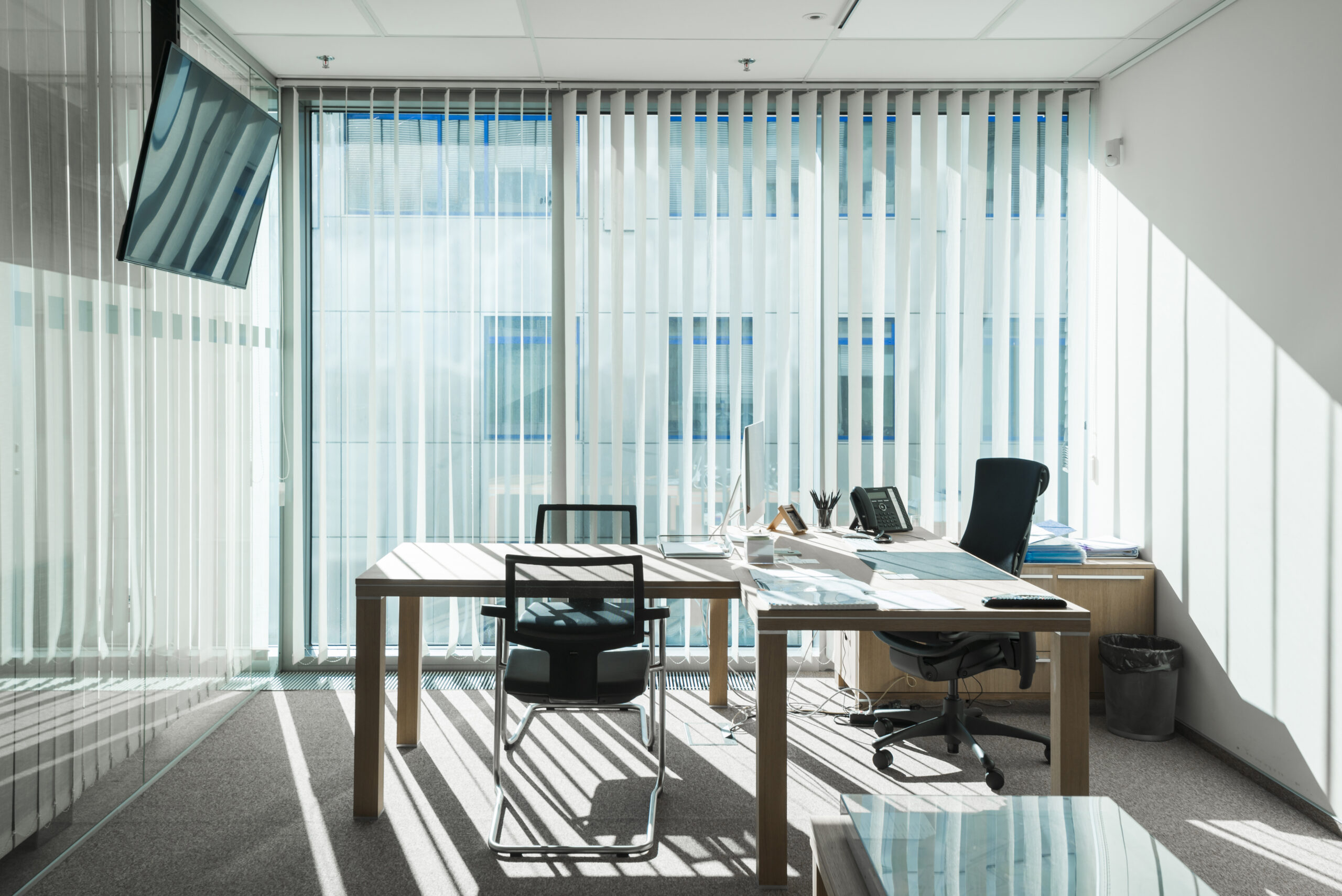 Office Curtains Dubai: Stylish Designs for Modern Workspaces