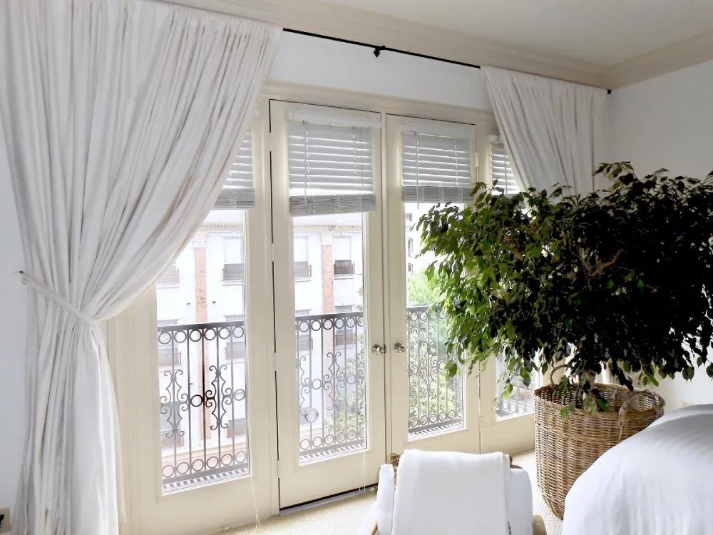 Why Curtain Design for Office Spaces Matters More
